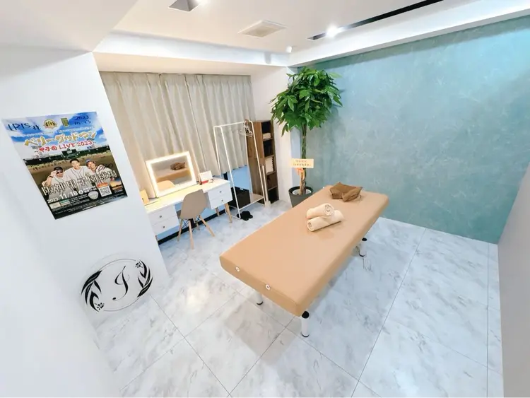 難波にある脱毛サロンIRIS(アイリス)の内観・外観1