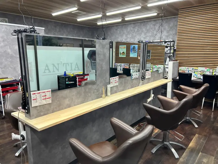 AN'TIA小作の内観・外観1