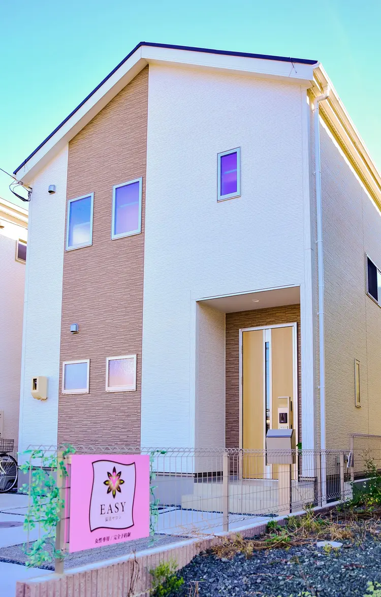 EASYの内観・外観2