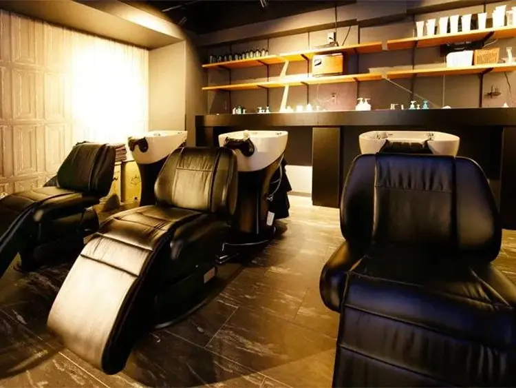 Hair Design Collet Neo池袋の内観・外観2