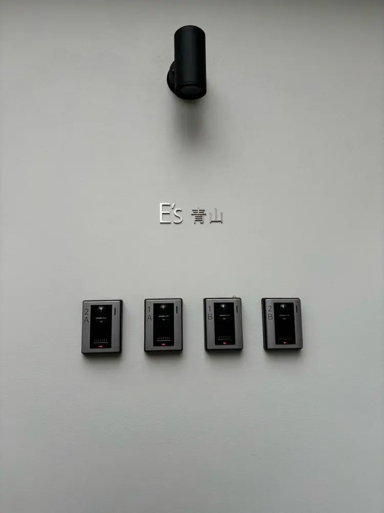 nailsalon mooi.外苑前の内観・外観1