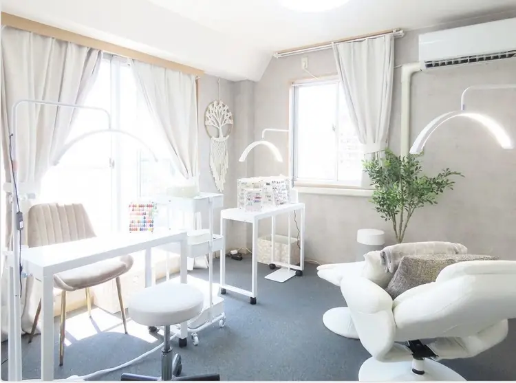 Luna-Nail&Eyebrow Salonの内観・外観1