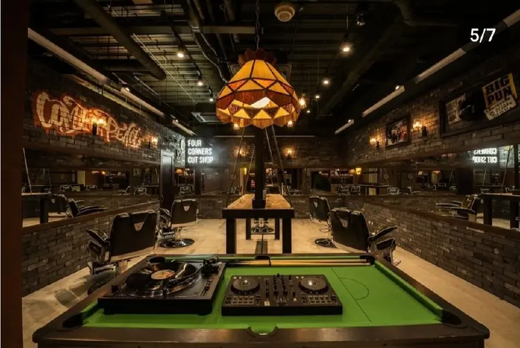 FourCornersCutShop3/cent栄フェード刈り上げメンズ専門の内観・外観2