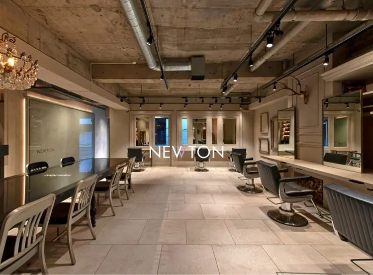 NEWTONの内観・外観1