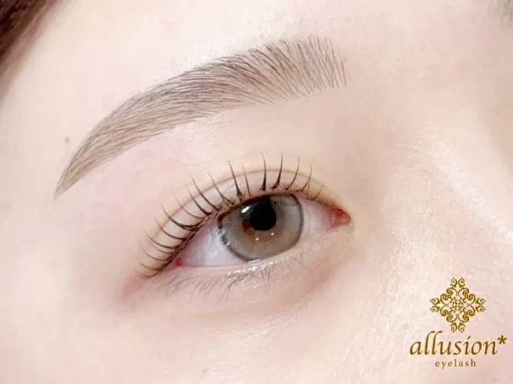 眉毛とまつ毛の専門店アリュージョン高槻店の内観・外観1