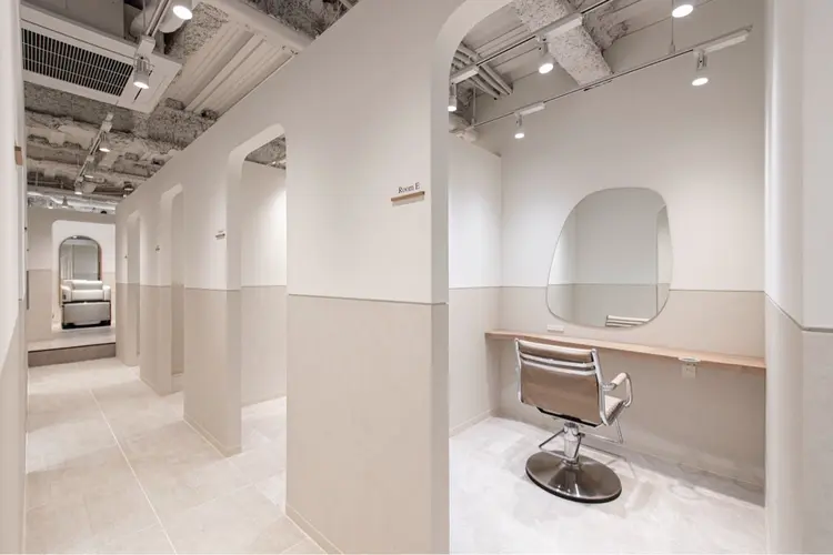 SALOWIN  吉祥寺店の内観・外観1