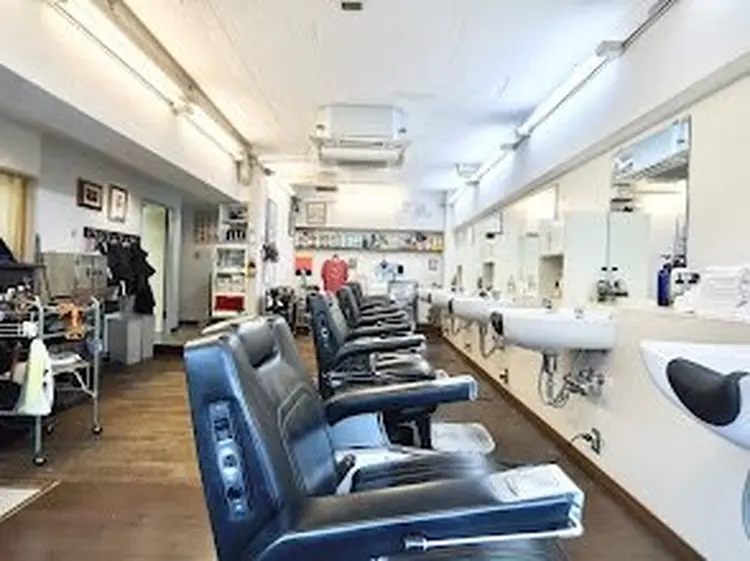 barber　shop KINGの内観・外観2