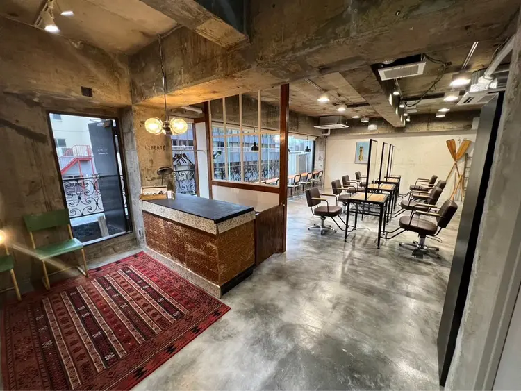 美容室LIBERTEリベルテ 銀座の内観・外観1