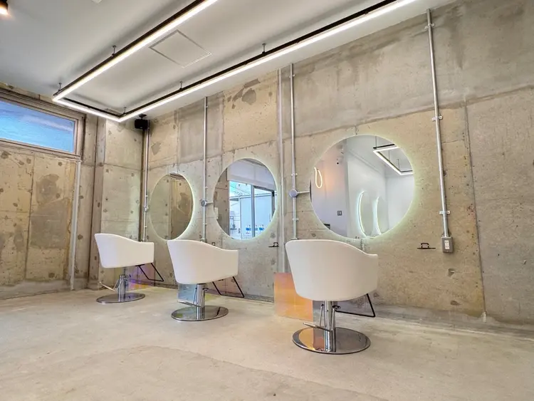 Agu hair chicの内観・外観2