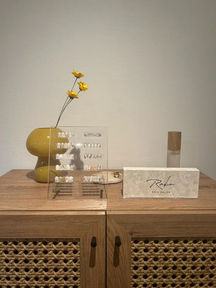 raku nail 浦和店 【ラクネイル】の内観・外観2