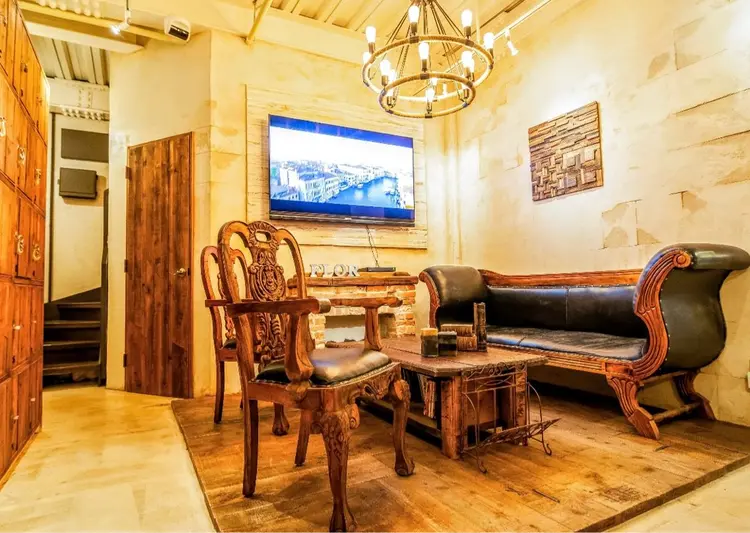 Flor_Eyelash&Nail 上大岡の内観・外観1