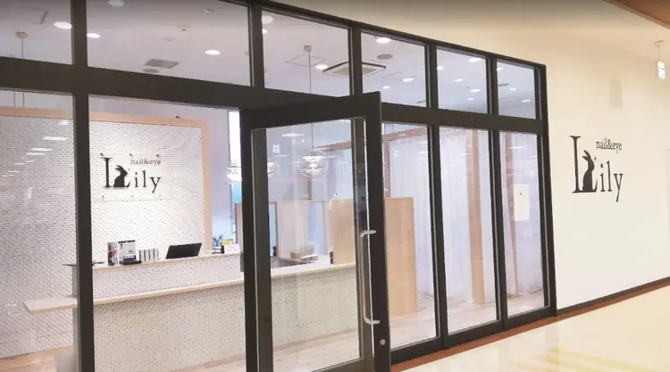 nail&eyeLily 武蔵境店の内観・外観1