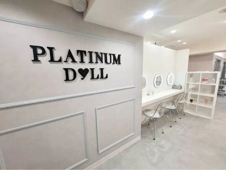 PLATINUM DOLL 栄店の内観・外観2