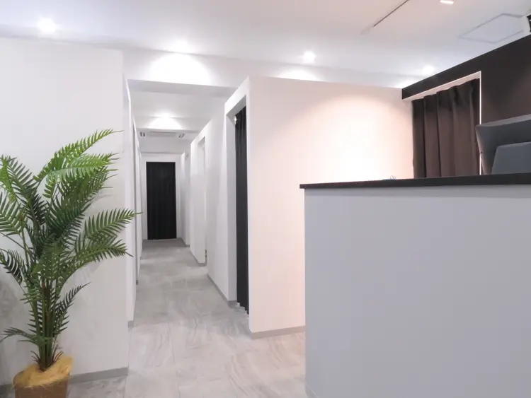 Emona Nail 博多駅前店の内観・外観3