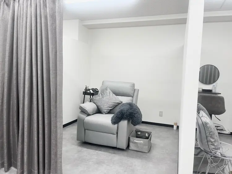 眉専門店アイブロウサロンMe.の内観・外観2