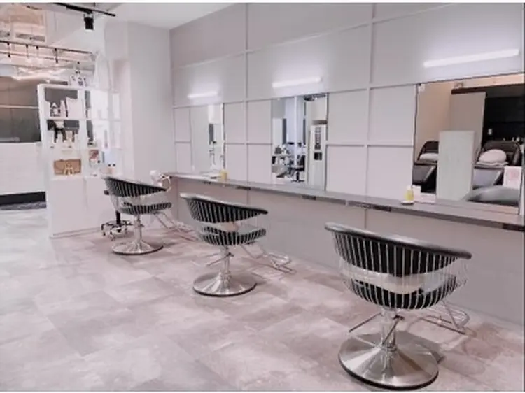 AVANCE.三宮元町店の内観・外観2