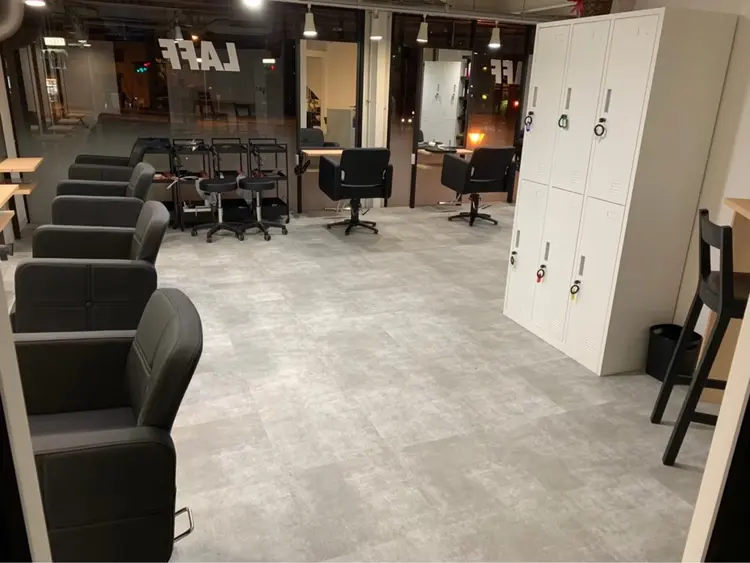 LAFF難波店の内観・外観1