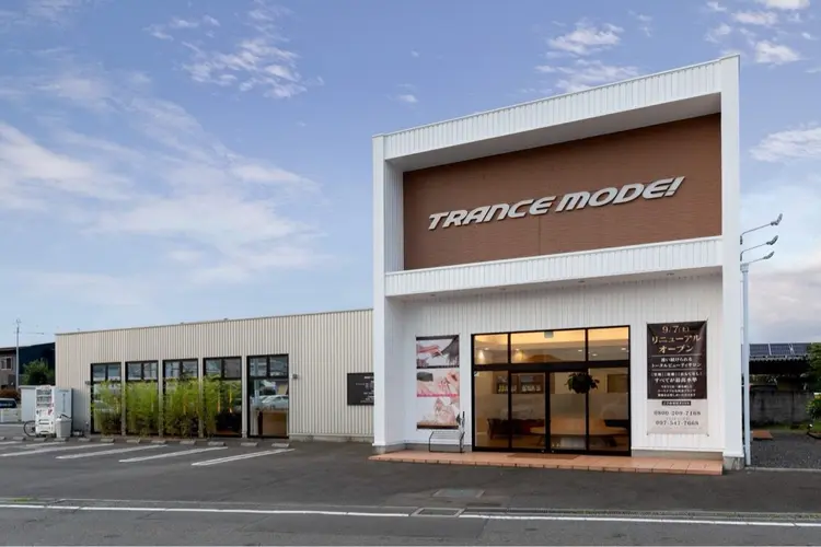 スピードネイル＆アイの内観・外観1