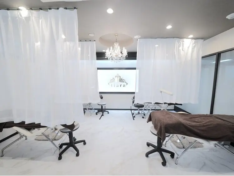 tiara茶屋町店の内観・外観1