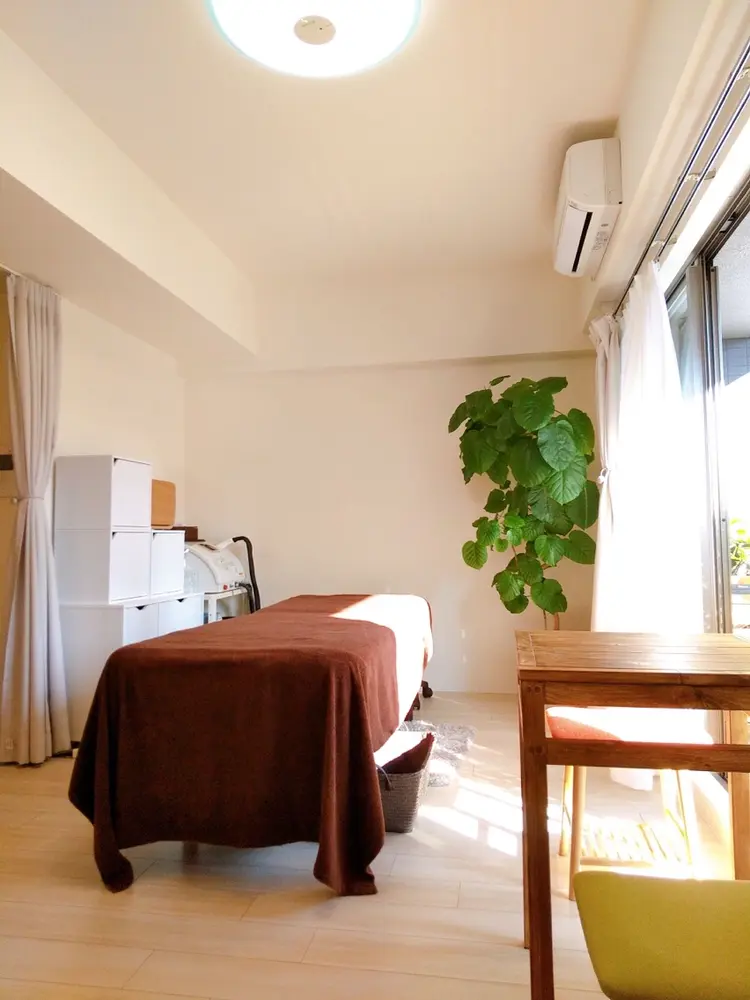 ソンティサロンの内観・外観1