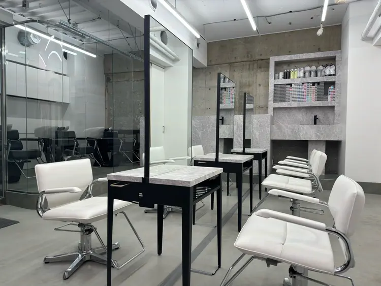 Fiventの内観・外観1