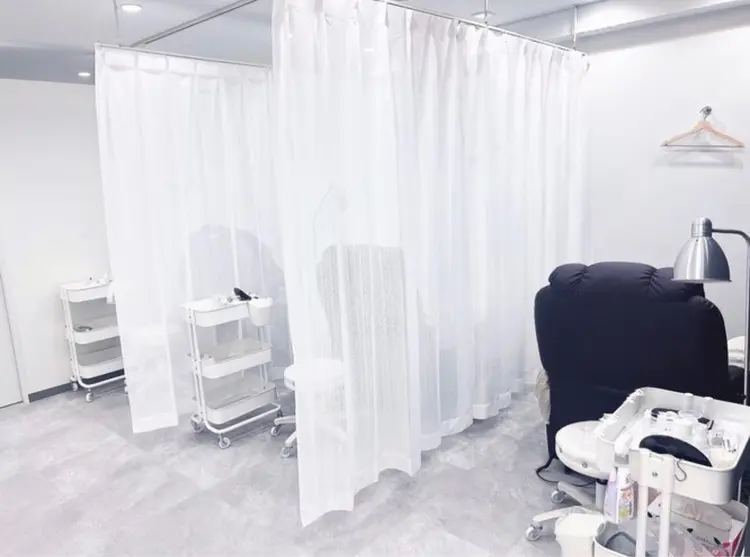 NUN BROWS 新潟店の内観・外観1