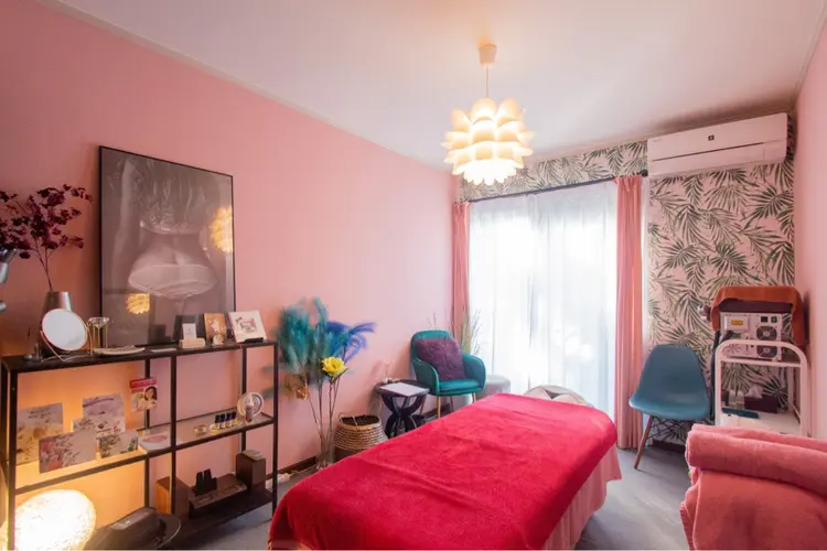 アグライアモンドの内観・外観1