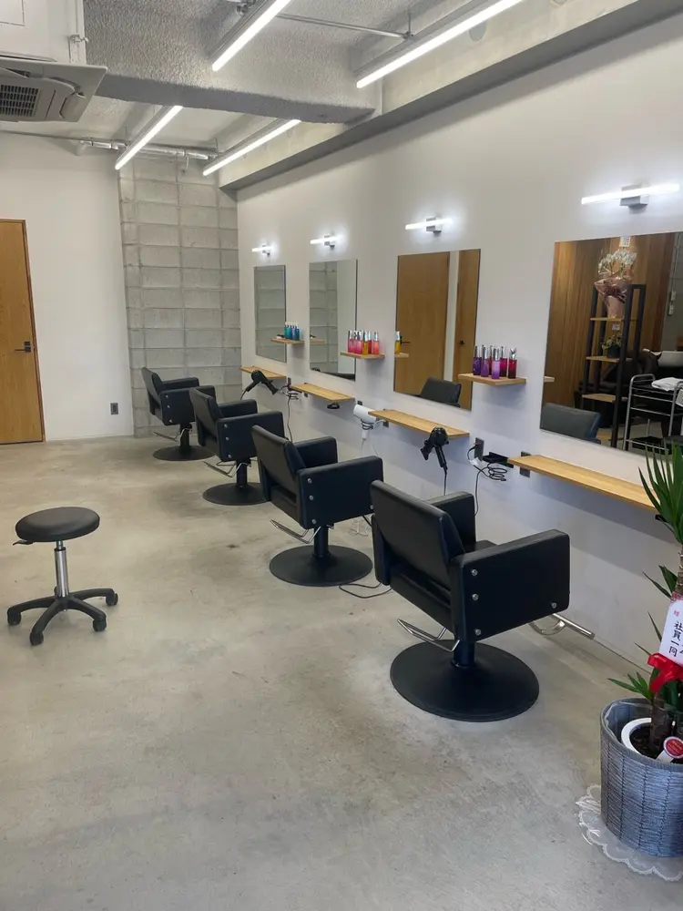 R hairの内観・外観3