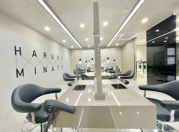 HARUKI MINATO Japan 大宮店の内観・外観1