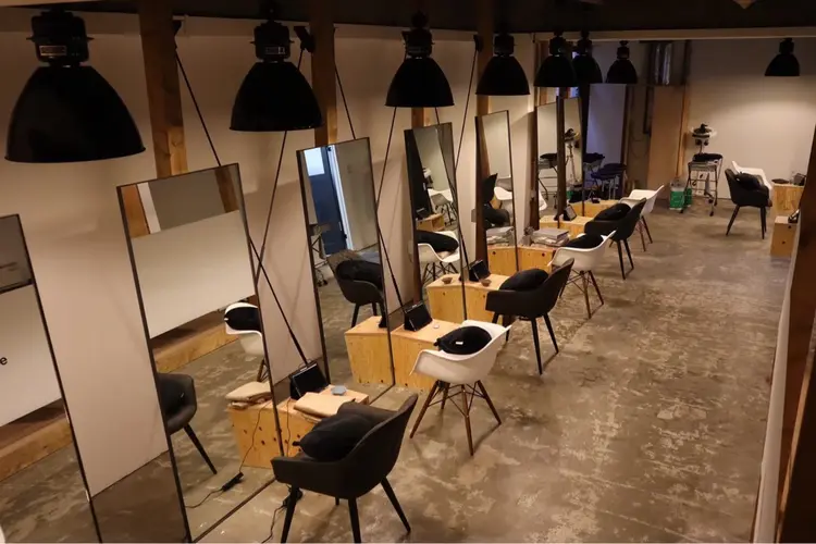 hairmake Brandnew 東生駒本店の内観・外観3