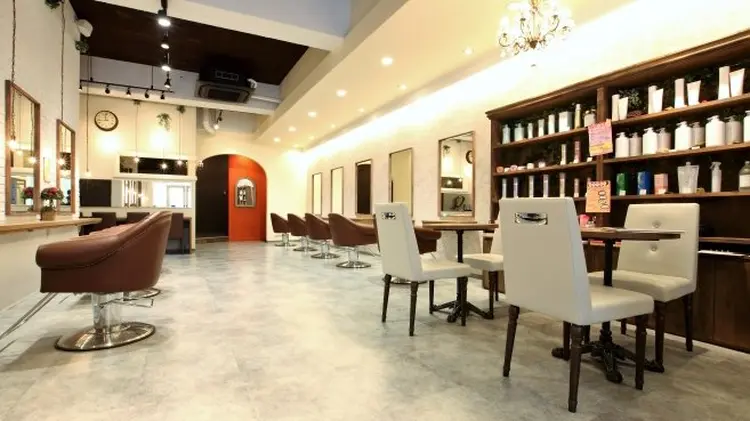 リズブリエ店の内観・外観1