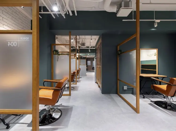 Natural 広島店の内観・外観1