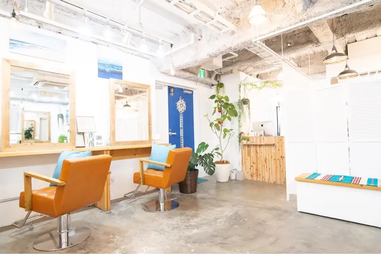 hair living Liko 池袋西口店の内観・外観2