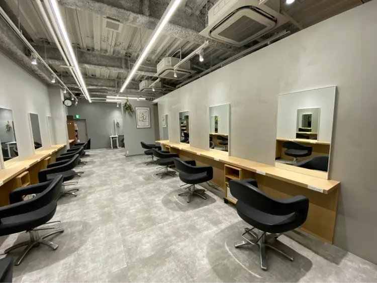 AVANCE.京橋店の内観・外観3