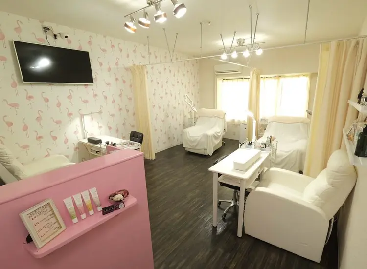 AURORA eyelash&nail salon アメ村店の内観・外観2