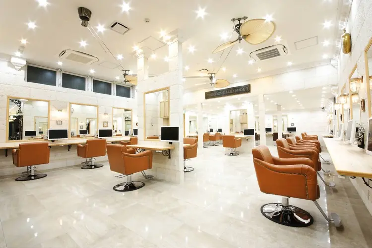 Tink横須賀中央店の内観・外観2