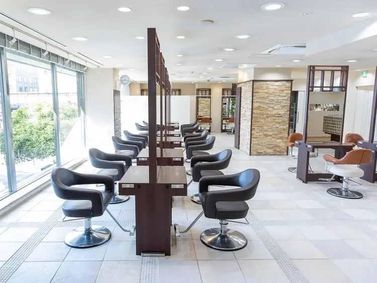 美容室FaB千葉店の内観・外観2