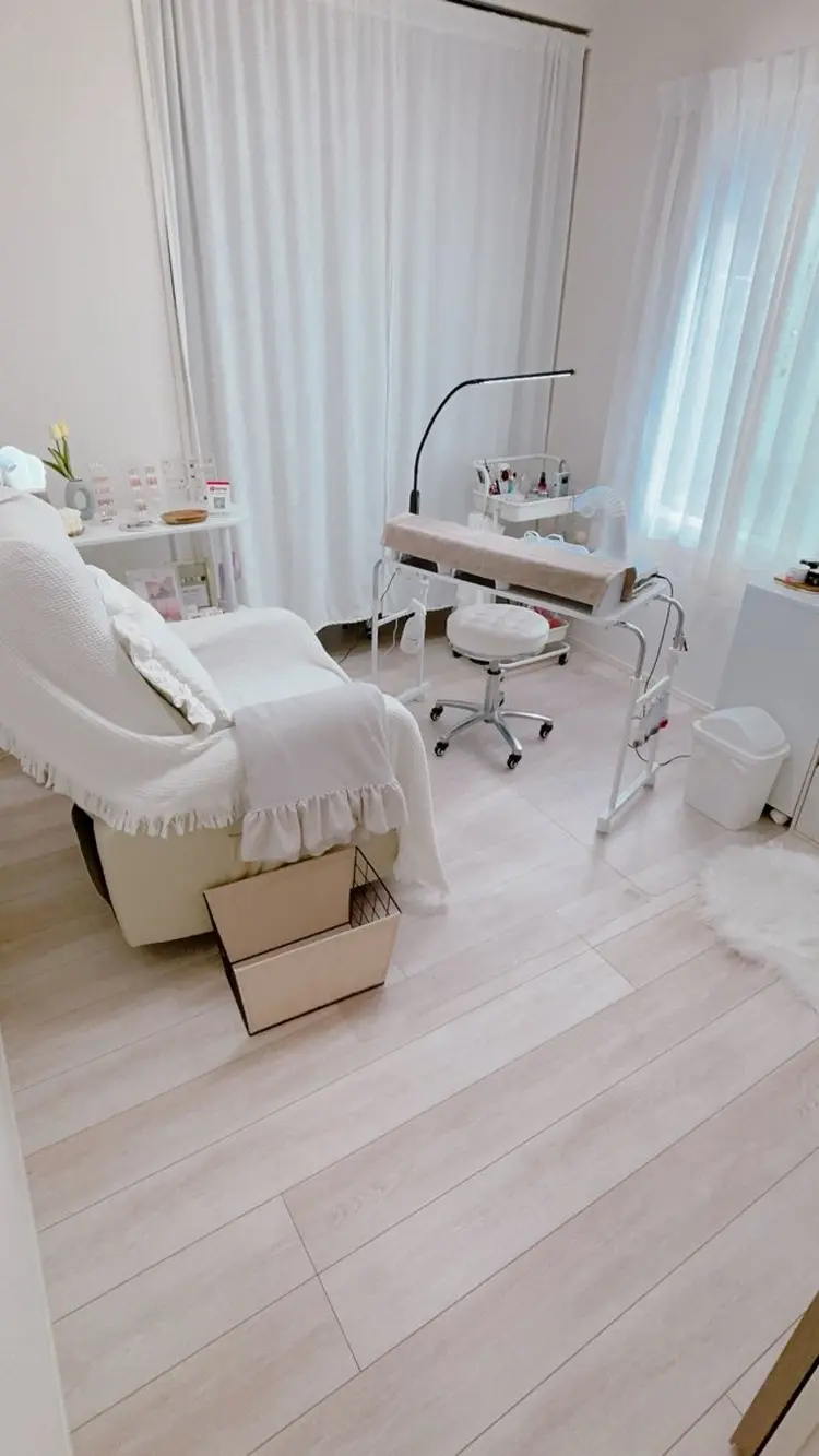 private nail salon Ni-i-naの内観・外観1