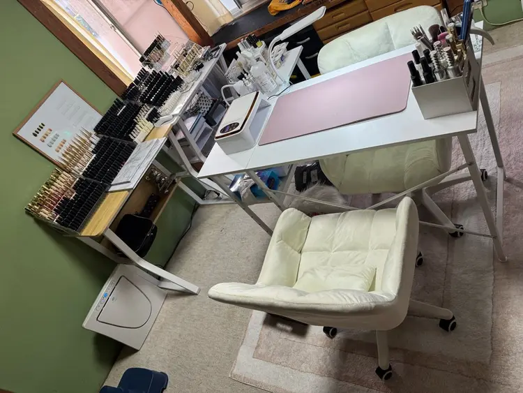 Glitter Nailの内観・外観1