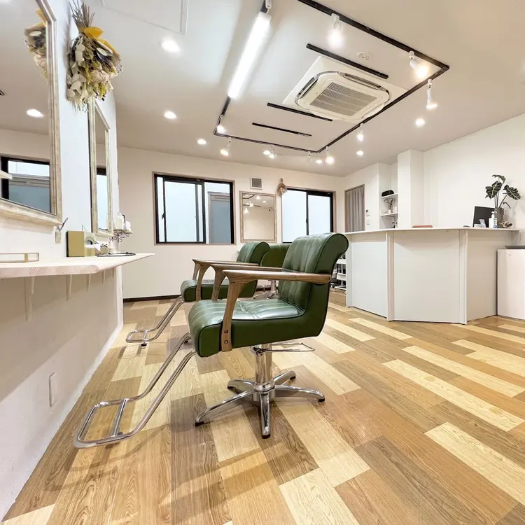 en⁺　trustの内観・外観1