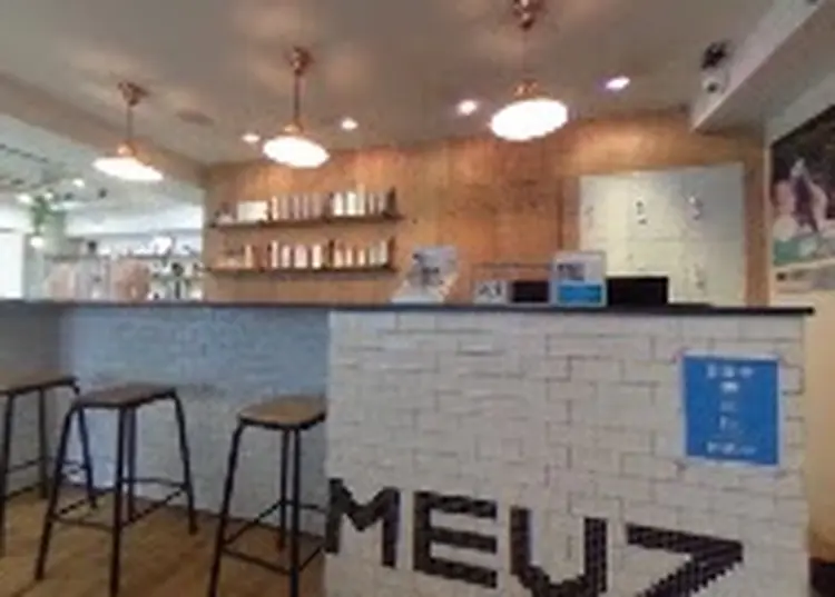 MEUZの内観・外観1