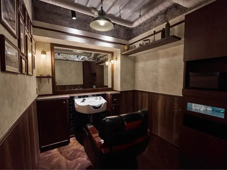 LAVIE NEW STANDARD BARBER HANARE (新宿店)の内観・外観3