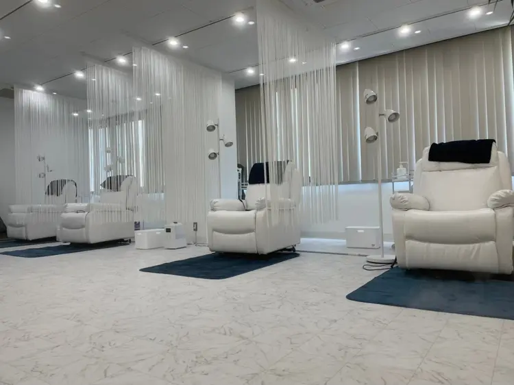 WHITE EYE西宮北口店の内観・外観3