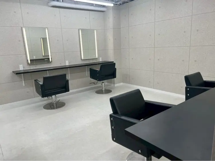 PSY髪質改善/ケアブリーチ/ダブルカラー/ハイトーン/エクステ/縮毛矯正【サイ】の内観・外観1