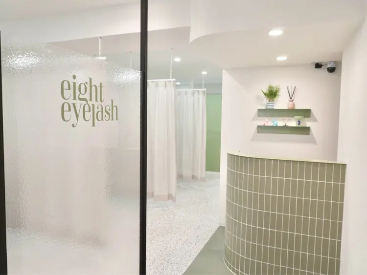 eight eyelash池袋店の内観・外観1