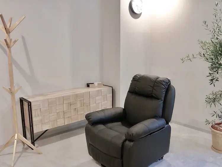 Loyの内観・外観1