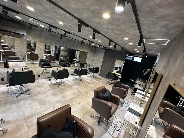 PLUSISM(プラスイズム)の内観・外観1