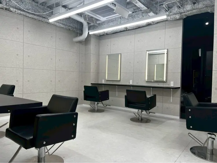 PSY(サイ)池袋の内観・外観1