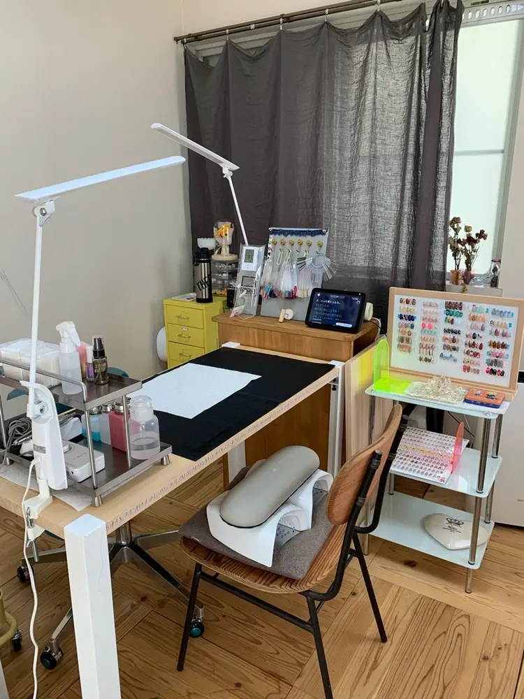 Rネイルの内観・外観1