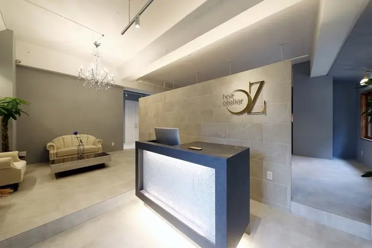 ヘアアトリエOZ 桑野店の内観・外観2